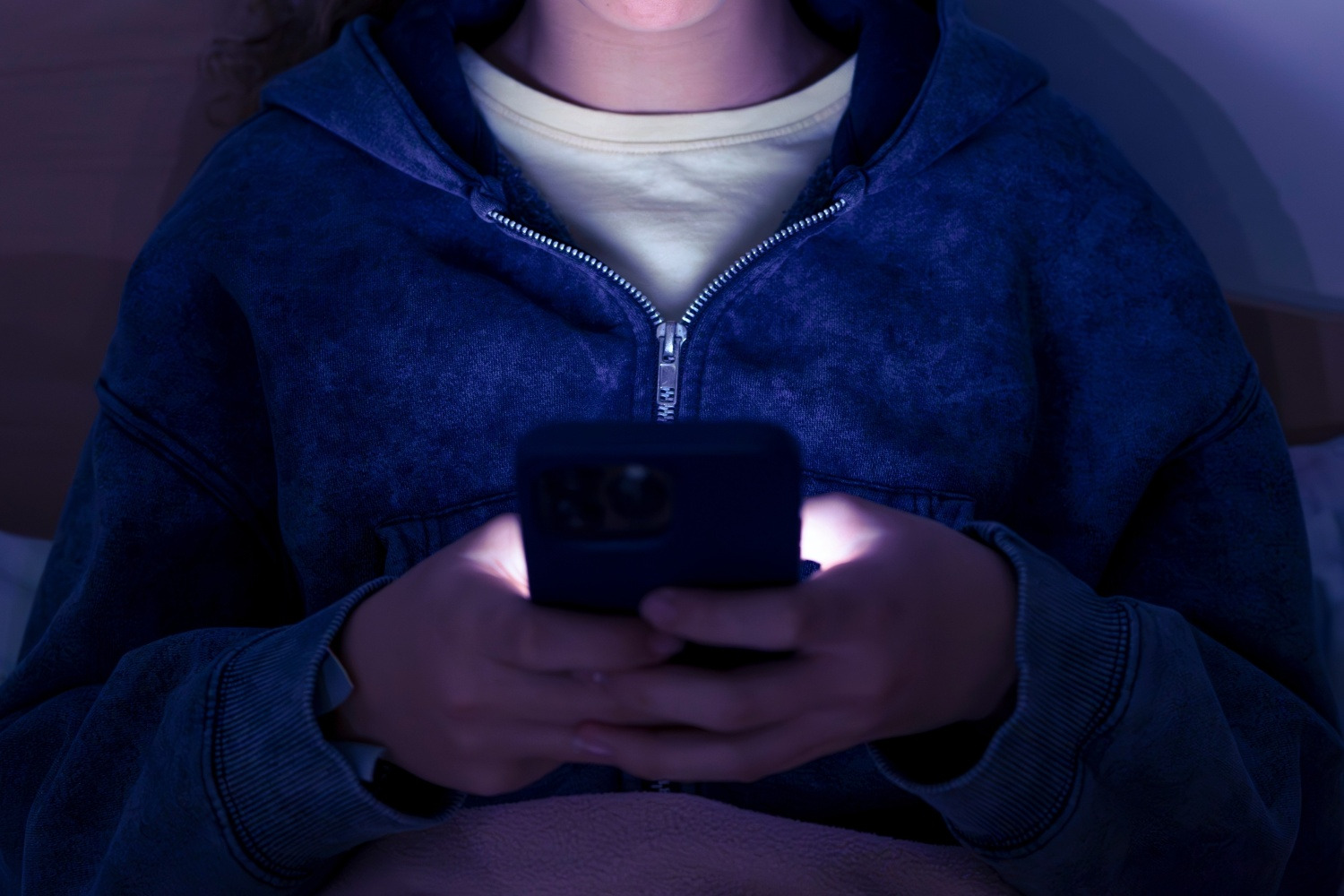 Нийгмийн сүлжээнд 16 насанд хүрээгүй хүүхдийг бүртгэхийг хуулиар хязгаарлана